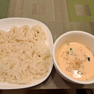 冷たいそうめん　キムチ豆乳のつけだれで